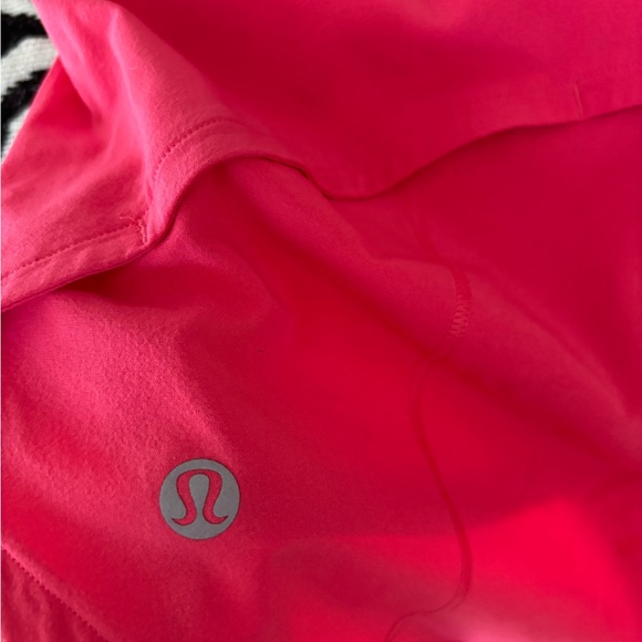 Lululemon Speed Up Shorts - Picture 3 of 4